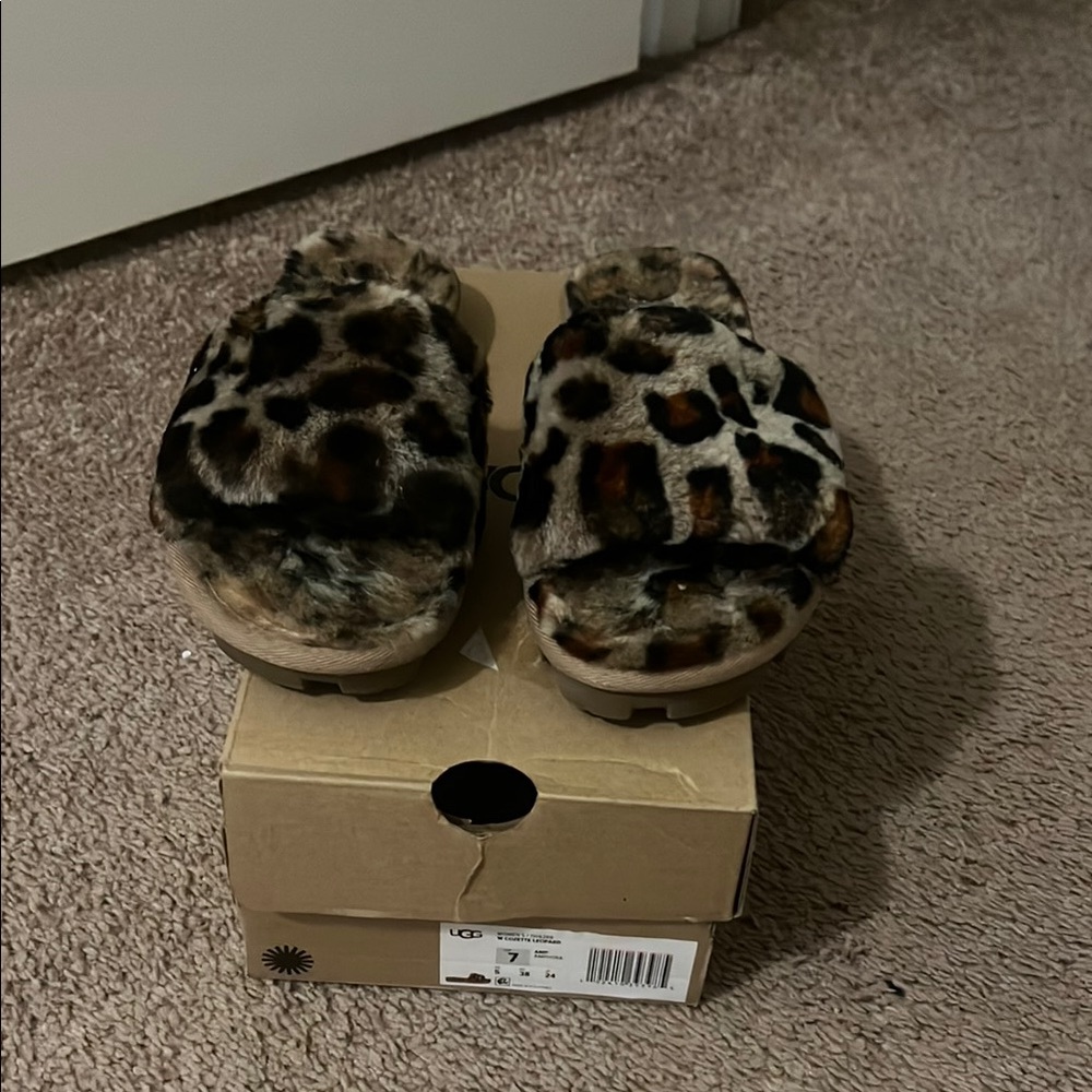 UGG  Women Leopard Print Slippers